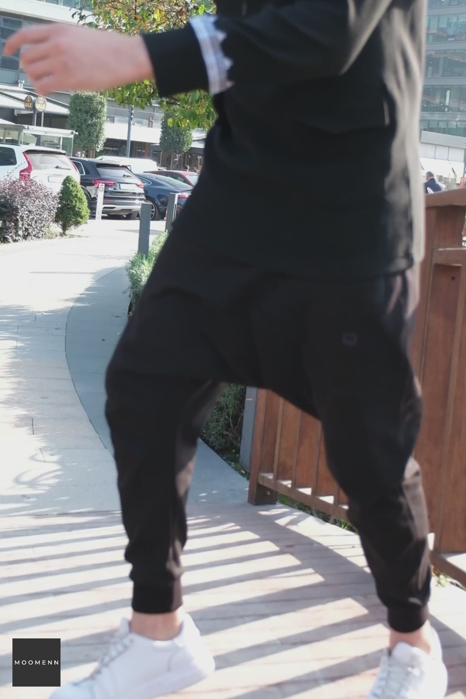 Video laden: QL Onyx UP Relaxed Joggers